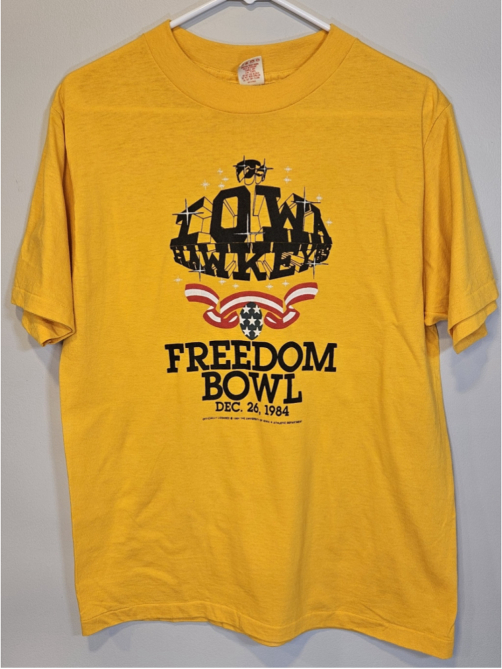 Vintage 1984 Iowa Hawkeyes Freedom Bowl T Shirt XL Single Stitch USA Texas